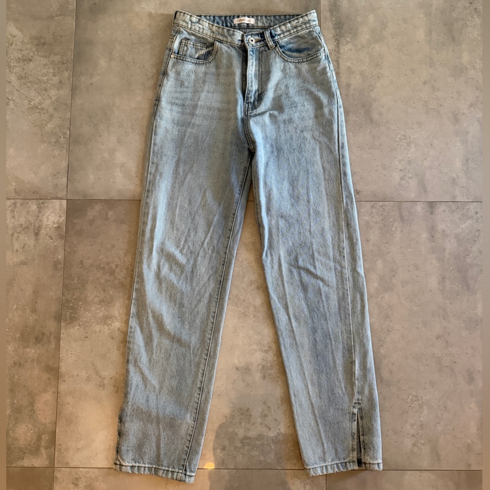 Light Wash Straight Leg Jeans